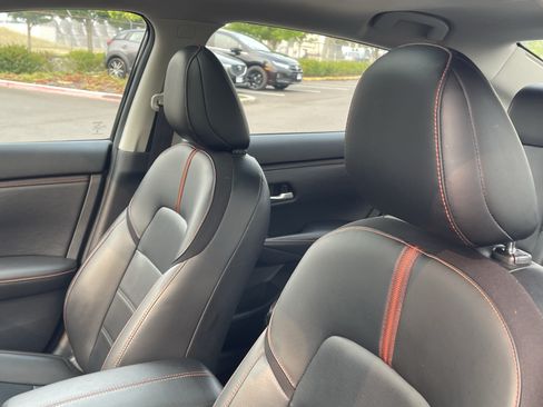 Used 2025 Nissan Sentra SR w/ SR Premium Package FWD image 19