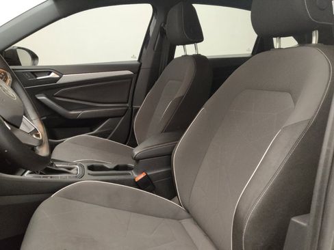 Used 2025 Volkswagen Jetta Sport image 17