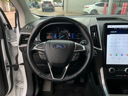 Used 2023 Ford Edge SEL image 14