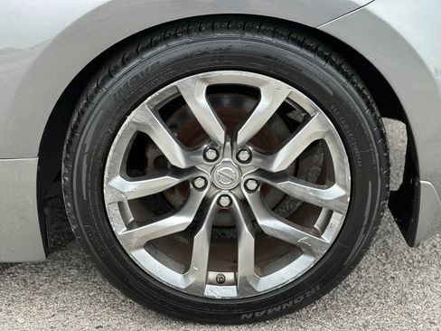 Used 2014 Nissan 370Z Coupe RWD image 20
