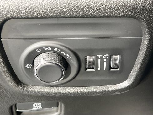 Used 2023 Jeep Grand Cherokee Altitude image 10