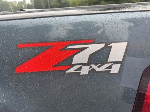 Used 2011 GMC Sierra 2500 Denali w/ Suspension Package, Off-Road image 12