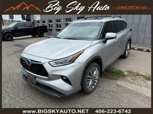 Used 2024 Toyota Highlander Platinum AWD/4WD image 3