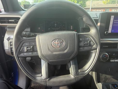 Used 2025 Toyota Tacoma SR5 AWD/4WD image 22
