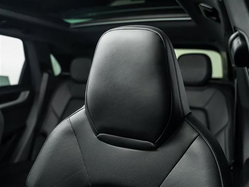 Certified 2025 Porsche Cayenne image 22