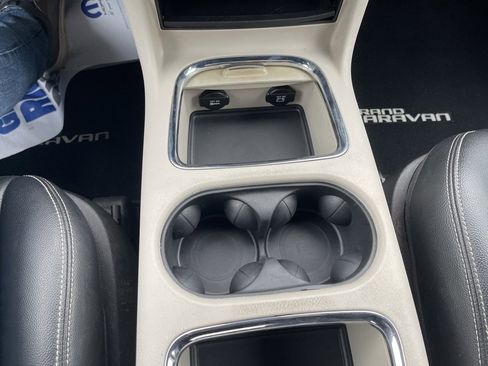 Used 2015 Dodge Grand Caravan SXT image 26