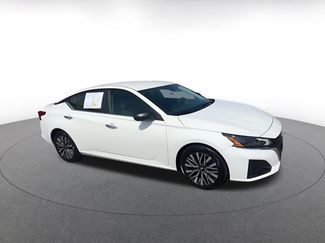 Used 2025 Nissan Altima 2.5 SV FWD video 2