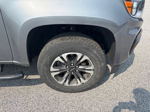 Used 2022 Chevrolet Colorado Z71 RWD image 12