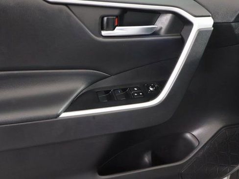 Used 2021 Toyota RAV4 XLE image 9