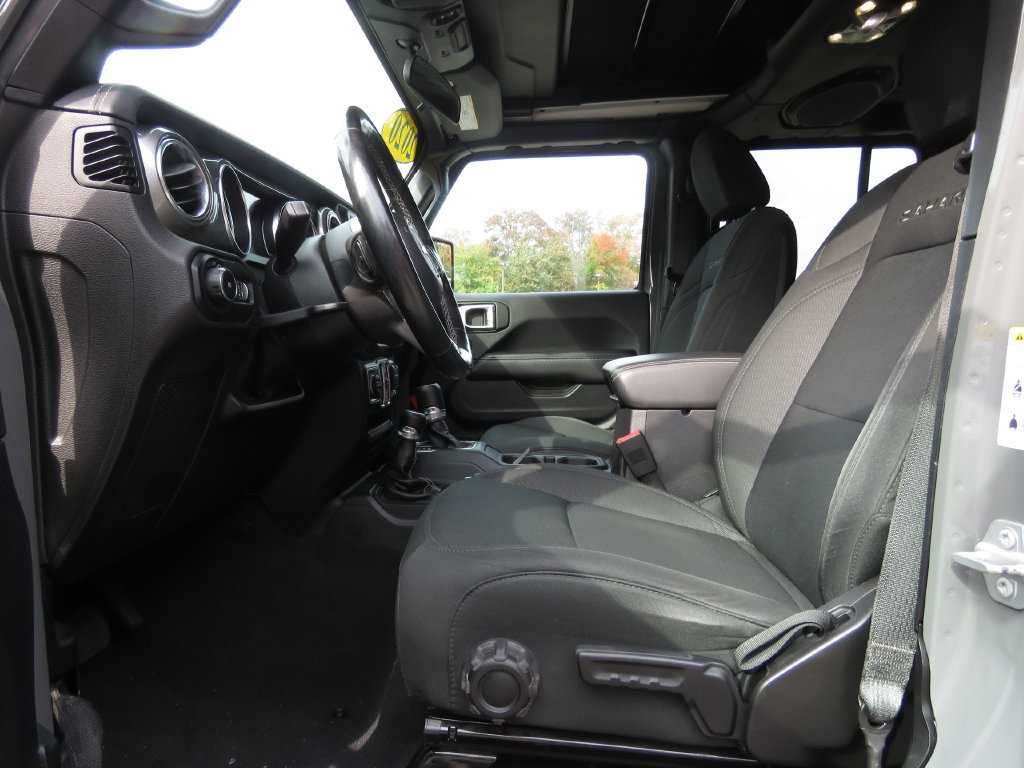 Used 2020 Jeep Wrangler Unlimited Sahara w/ Cold Weather Group AWD/4WD image 10