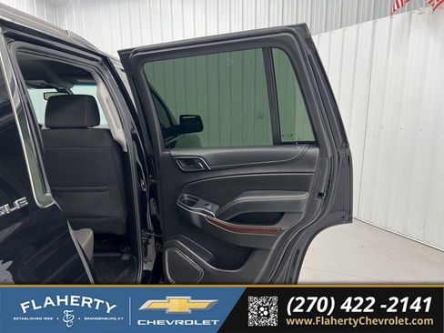 Used 2017 GMC Yukon SLE w/ SLE Value Package AWD/4WD image 12