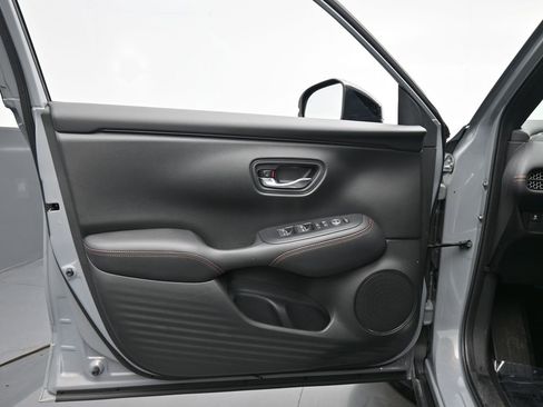 Certified 2025 Honda HR-V Sport image 30