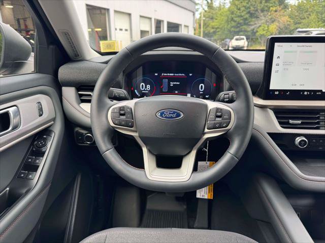 Used 2026 Ford Explorer Active AWD/4WD image 21