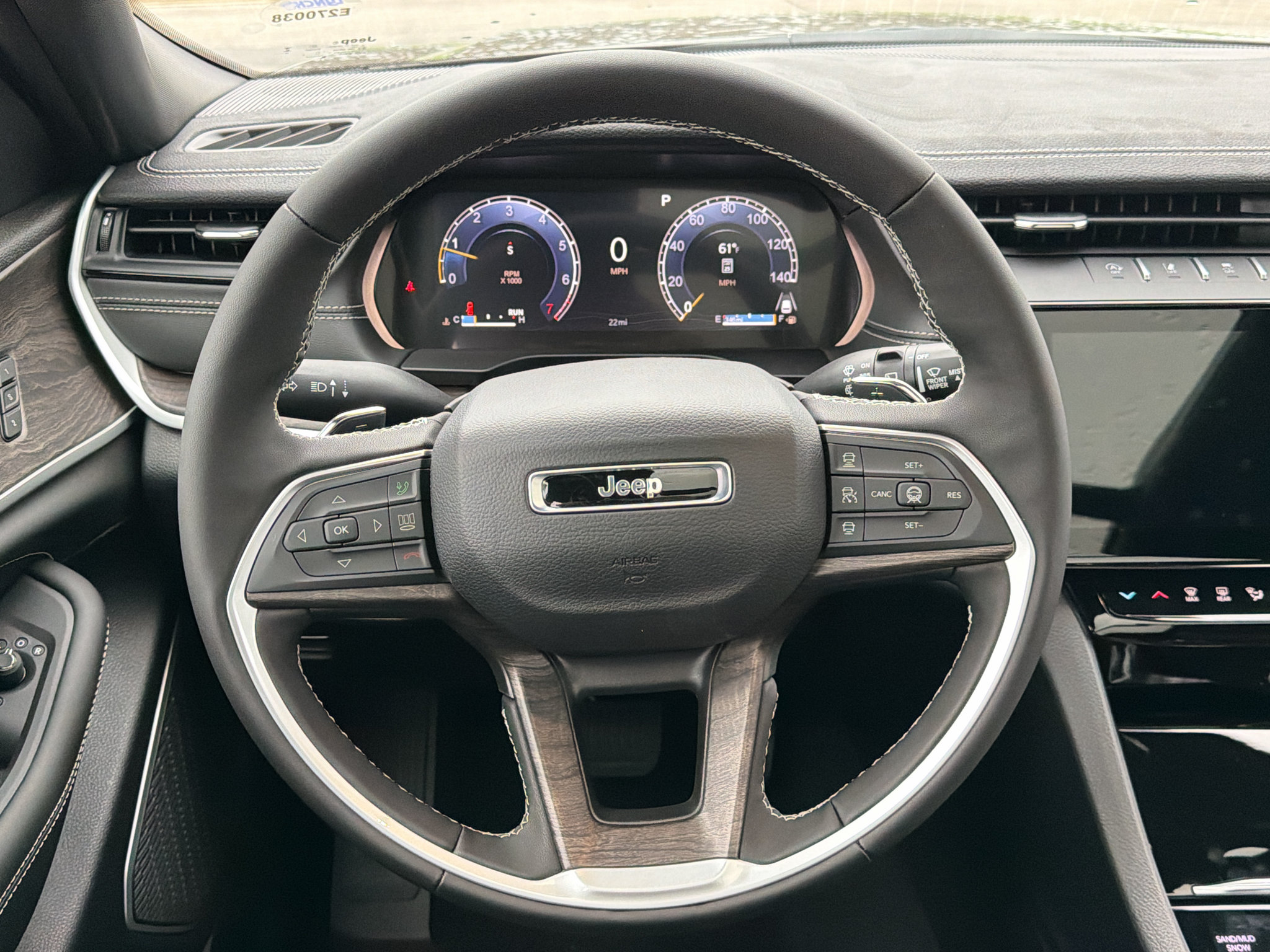 New 2027 Jeep Grand Cherokee Limited AWD/4WD image 30