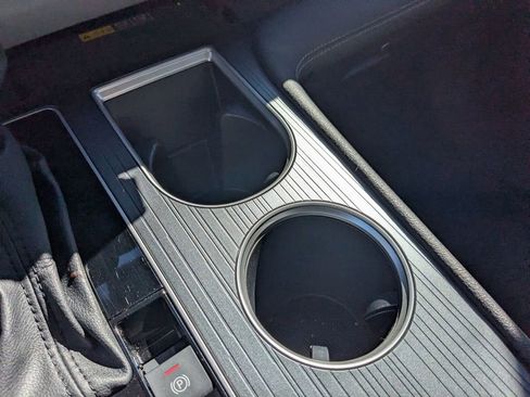 Used 2025 Toyota Sienna LE image 20