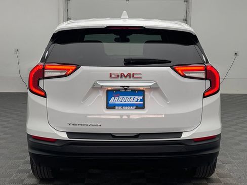 Used 2024 GMC Terrain SLE FWD image 7
