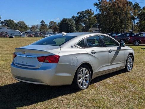 Used 2017 Chevrolet Impala LT image 3