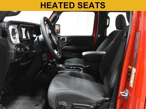 Used 2025 Jeep Wrangler Sahara image 3