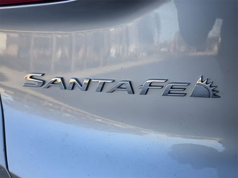Used 2023 Hyundai Santa Fe SEL w/ Premium Package image 13