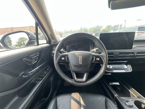 Used 2023 Lincoln Corsair Standard w/ Equipment Group 101A image 17