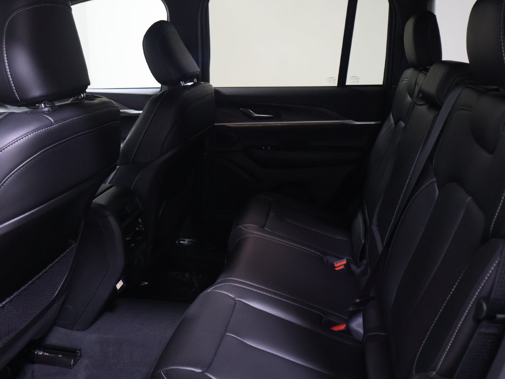 New 2027 Jeep Grand Cherokee Limited AWD/4WD image 11