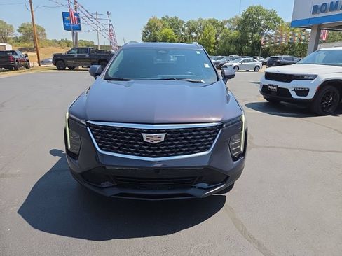 Used 2024 Cadillac XT4 Premium Luxury FWD image 2