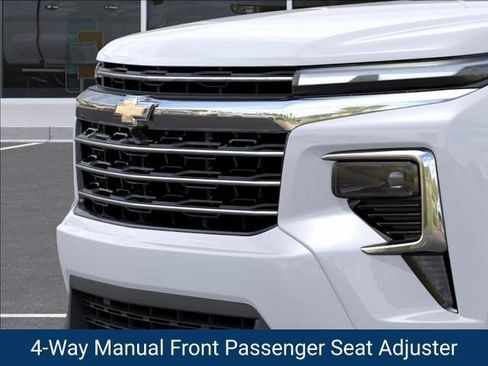 New 2027 Chevrolet Traverse LT w/ Driver Confidence Package FWD image 15