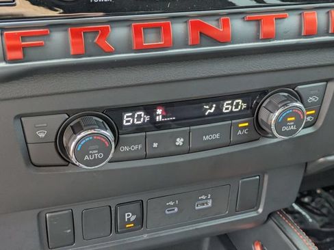 Used 2025 Nissan Frontier PRO-4X AWD/4WD image 24