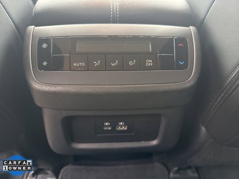 Used 2025 Nissan Pathfinder SL image 27