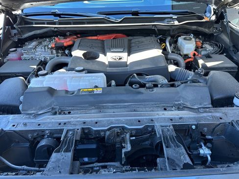 Used 2025 Toyota Sequoia SR5 image 22