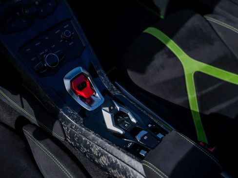 Used 2019 Lamborghini Huracan Performante image 24