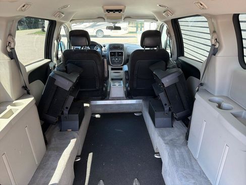 Used 2015 Dodge Grand Caravan SE w/ Quick Order Package 29E SE FWD image 5