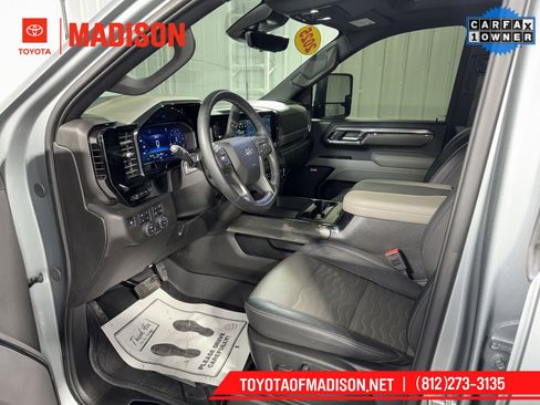 Used 2025 Chevrolet Silverado 2500 ZR2 w/ Technology Package image 20