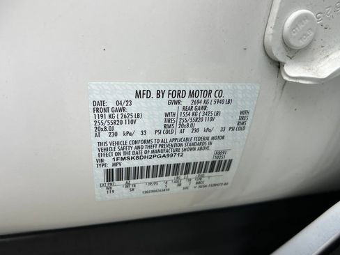 Used 2023 Ford Explorer XLT w/ Equipment Group 202A AWD/4WD image 29