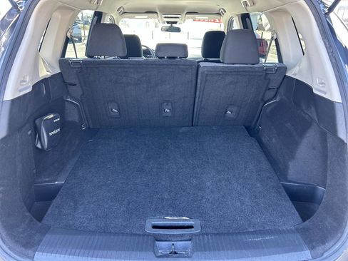 Used 2023 Nissan Rogue SV image 18