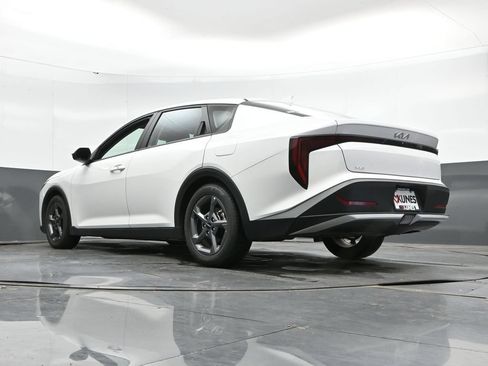 Used 2025 Kia K4 FWD image 47