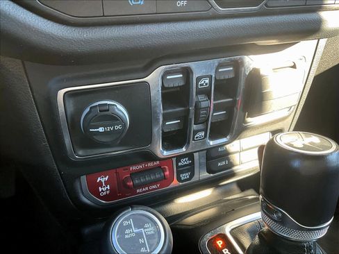 Used 2024 Jeep Wrangler Unlimited Rubicon 4xe image 25