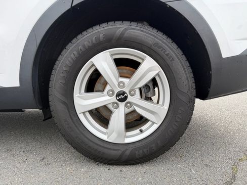 Certified 2022 Kia Sorento LX FWD image 33