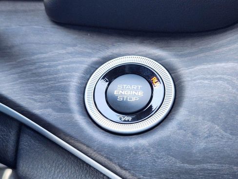 New 2025 Jeep Grand Cherokee L Limited w/ Trailer Tow Package image 30