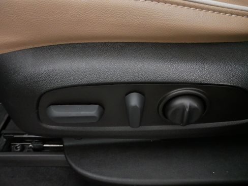 Used 2022 Chevrolet Traverse Premier image 20