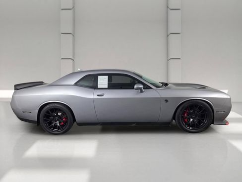 Used 2016 Dodge Challenger SRT Hellcat RWD image 4