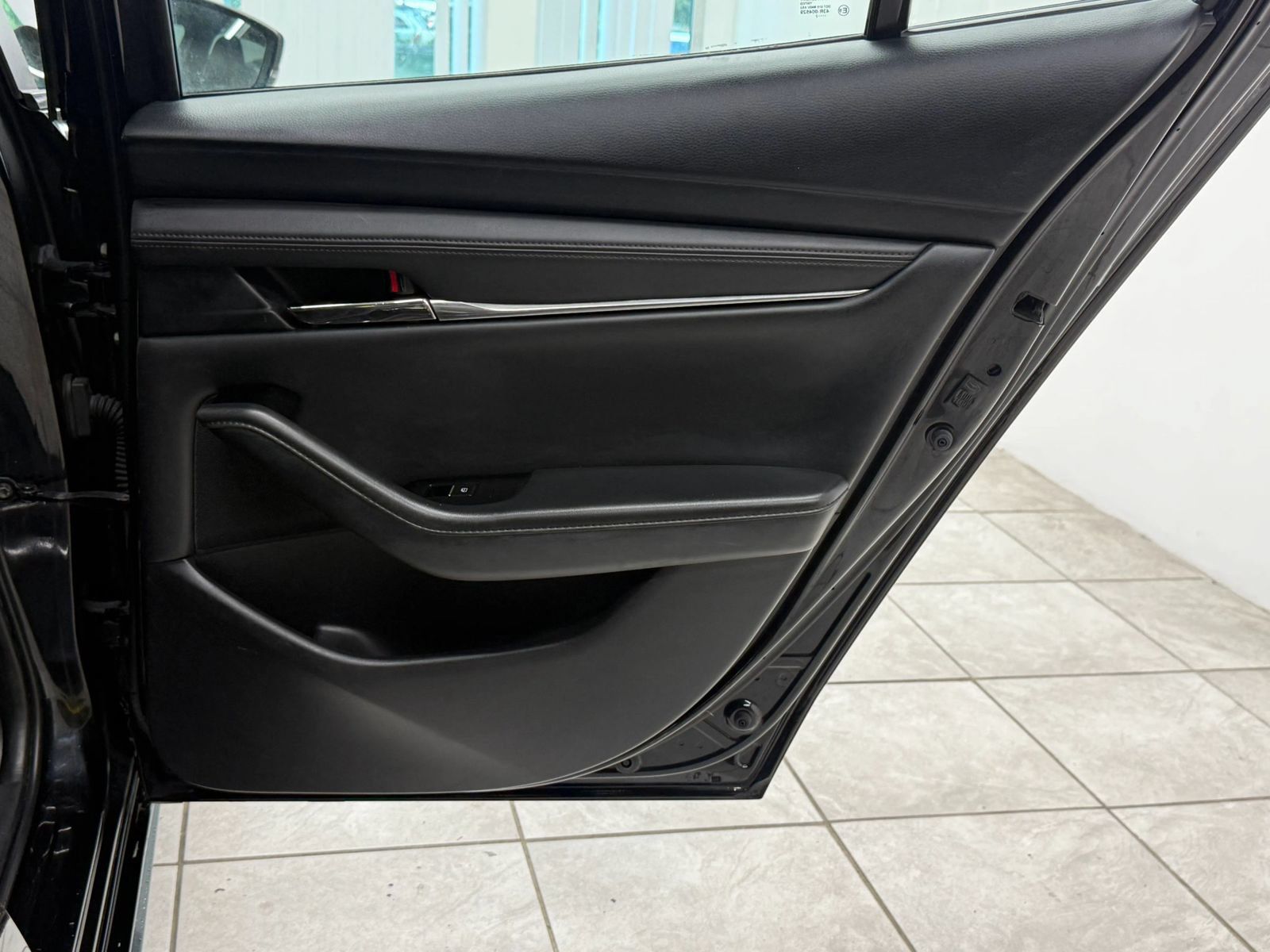 Used 2022 MAZDA MAZDA3 s FWD image 22