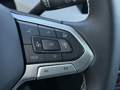 New 2026 Volkswagen Taos SE image 12