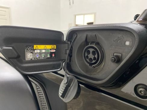 Used 2023 Jeep Wrangler Unlimited w/ Sun & Screen Package AWD/4WD image 94