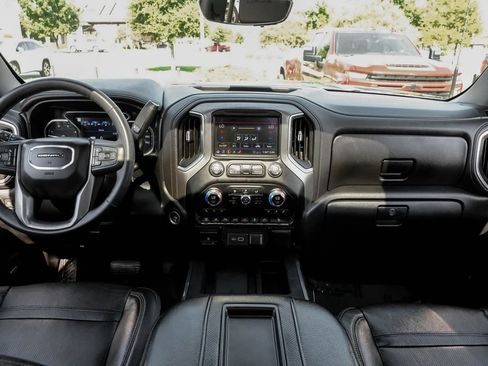Used 2020 GMC Sierra 2500 Denali w/ Denali Ultimate Package AWD/4WD image 11