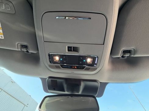 Used 2023 Ford F150 Lariat AWD/4WD image 7