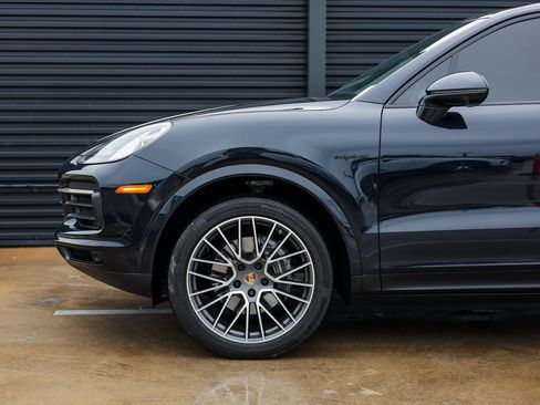Certified 2022 Porsche Cayenne E-Hybrid image 11