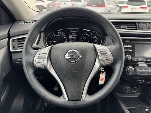 Used 2015 Nissan Rogue S image 26