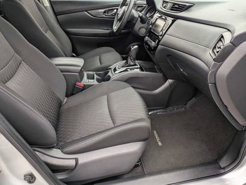 Used 2020 Nissan Rogue SV image 19