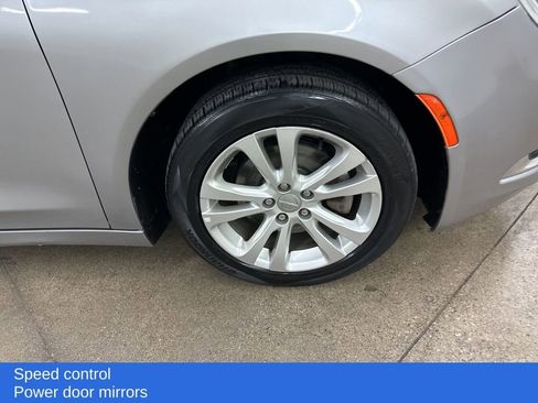 Used 2015 Chrysler 200 Limited image 15